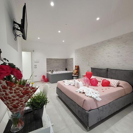 B&B Tra Le Vie Del Borgo Весте Екстериор снимка