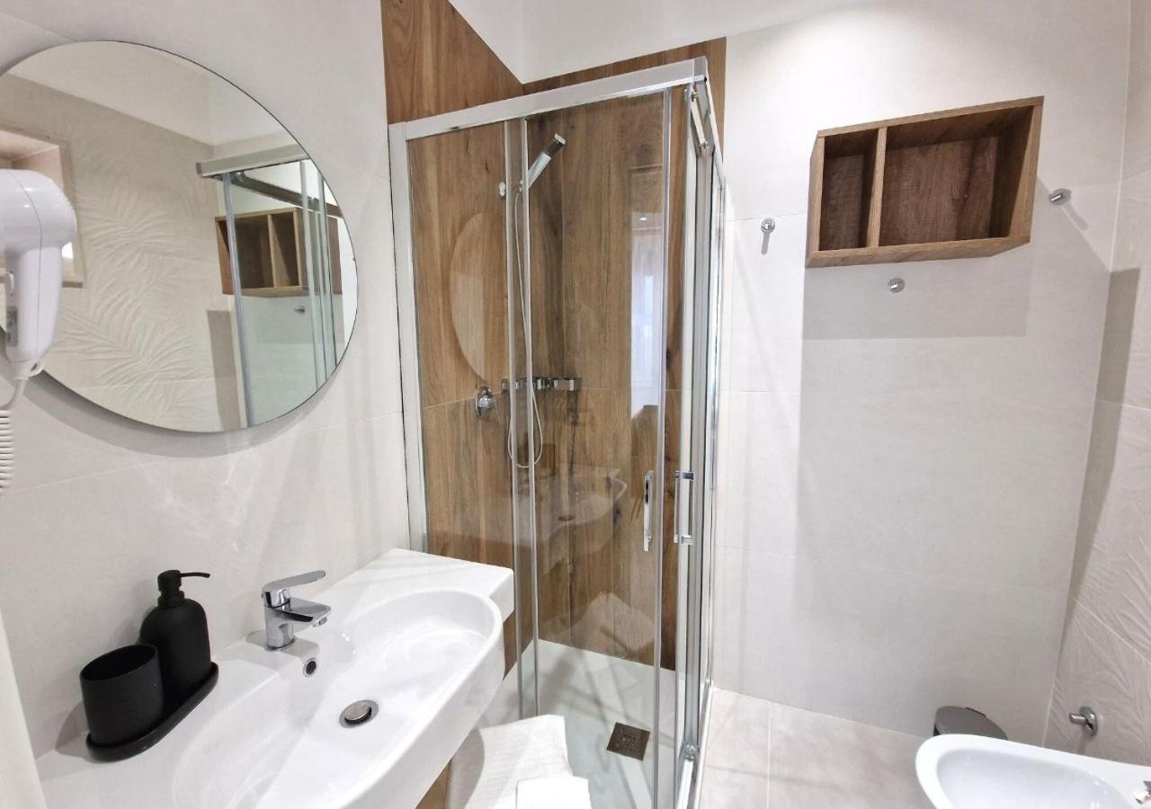 B&B Tra Le Vie Del Borgo Весте Екстериор снимка