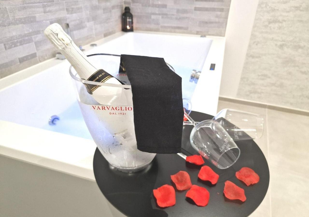 B&B Tra Le Vie Del Borgo Весте Екстериор снимка