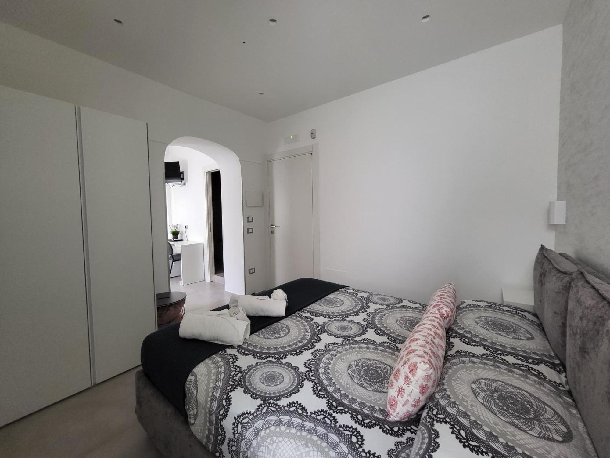 B&B Tra Le Vie Del Borgo Весте Екстериор снимка